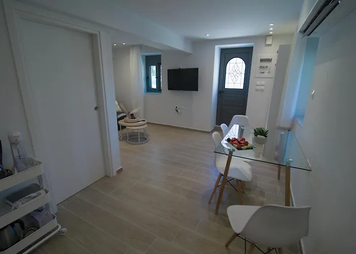 Daire Nikis Hοuse *